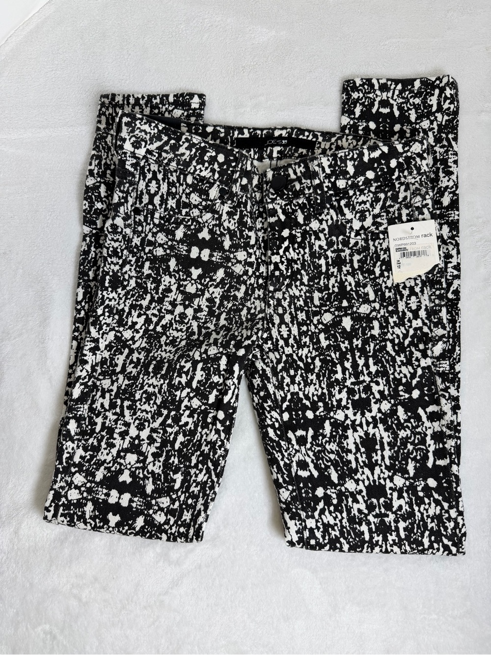 Joe’s Ultra Slim Fit The Jeggingd Black & White Patterned Size 12
